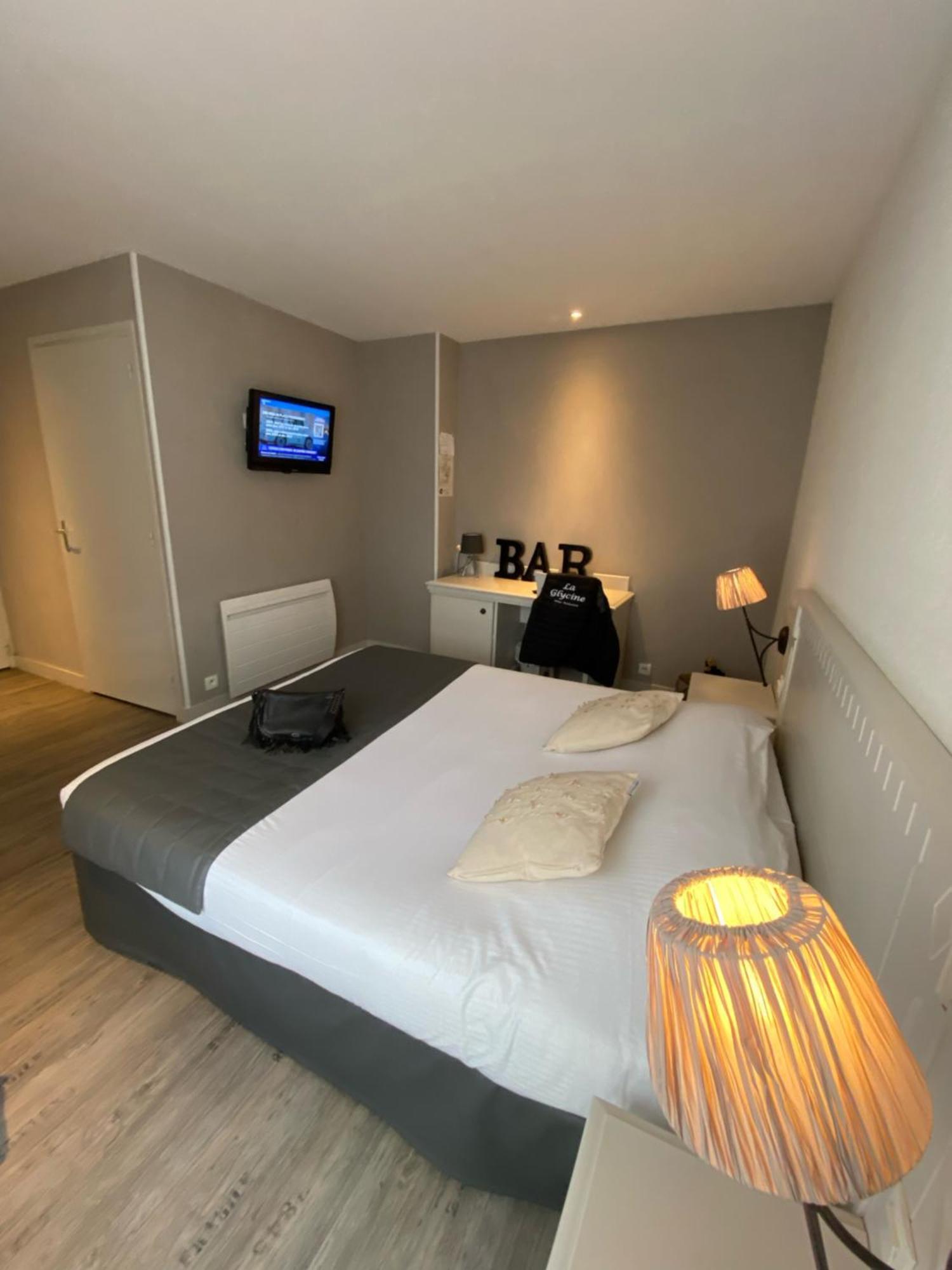 La Glycine Hotel, Spa Et Bien-Etre Бенувиль Экстерьер фото