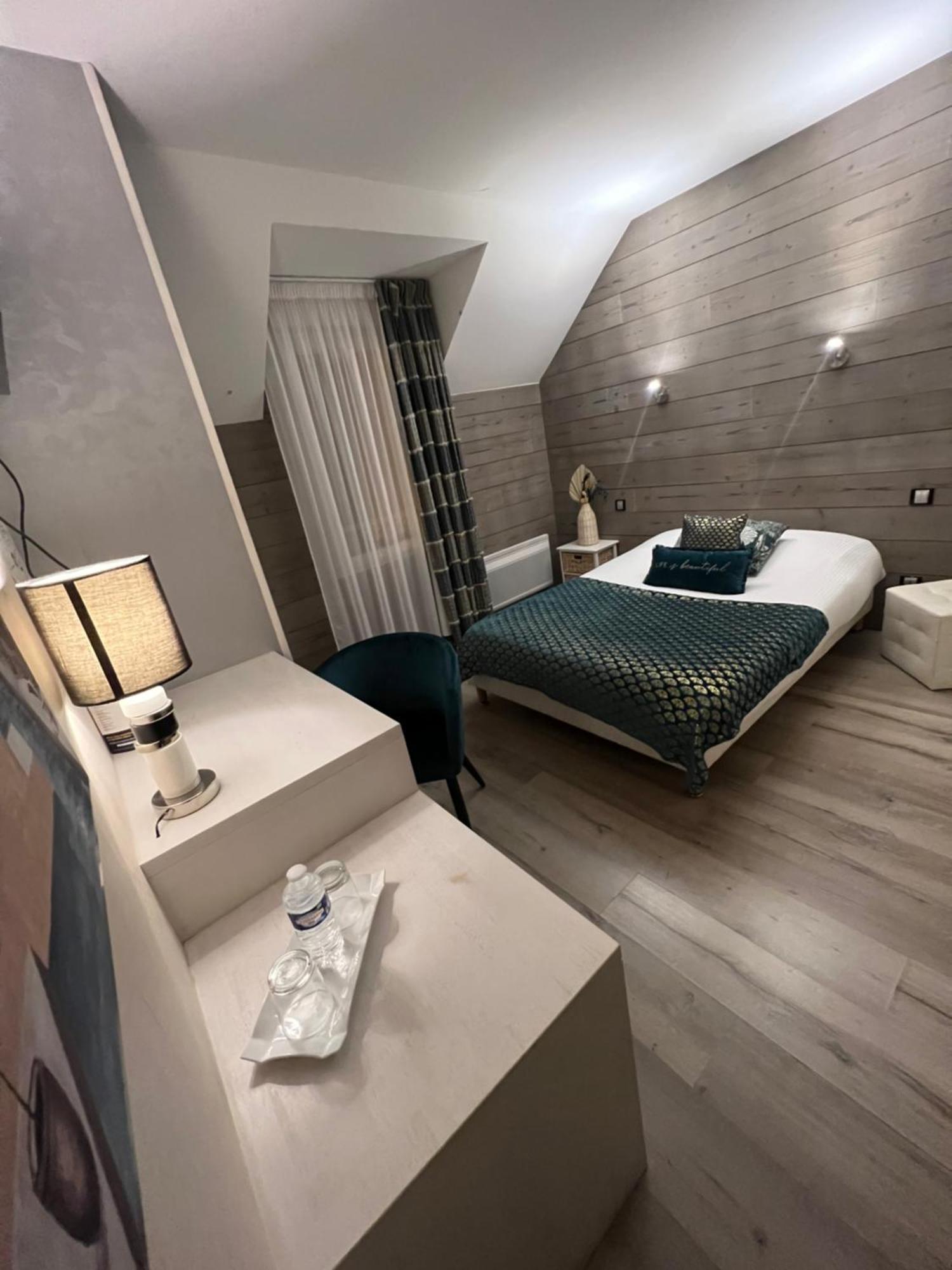 La Glycine Hotel, Spa Et Bien-Etre Бенувиль Экстерьер фото