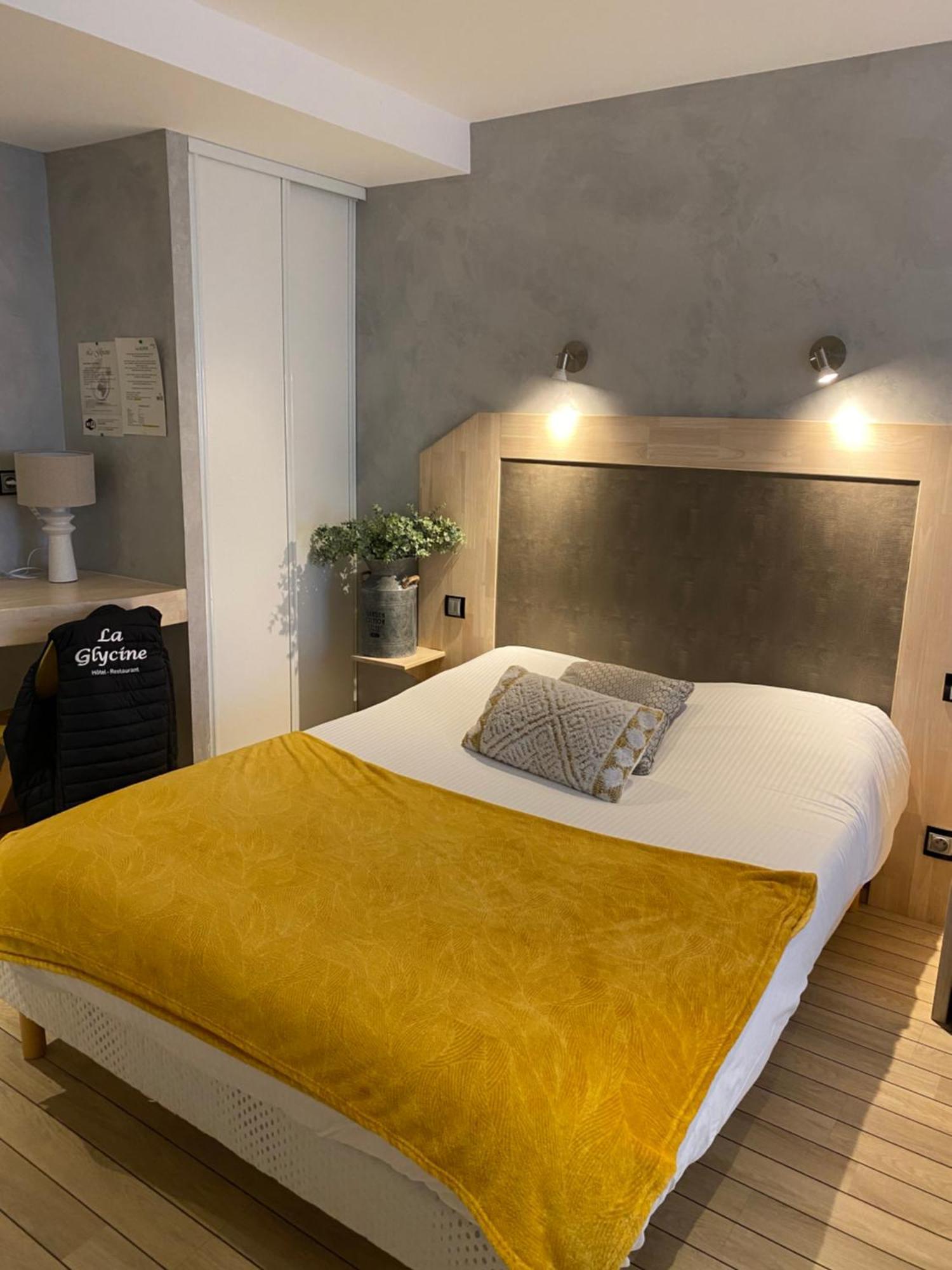 La Glycine Hotel, Spa Et Bien-Etre Бенувиль Экстерьер фото