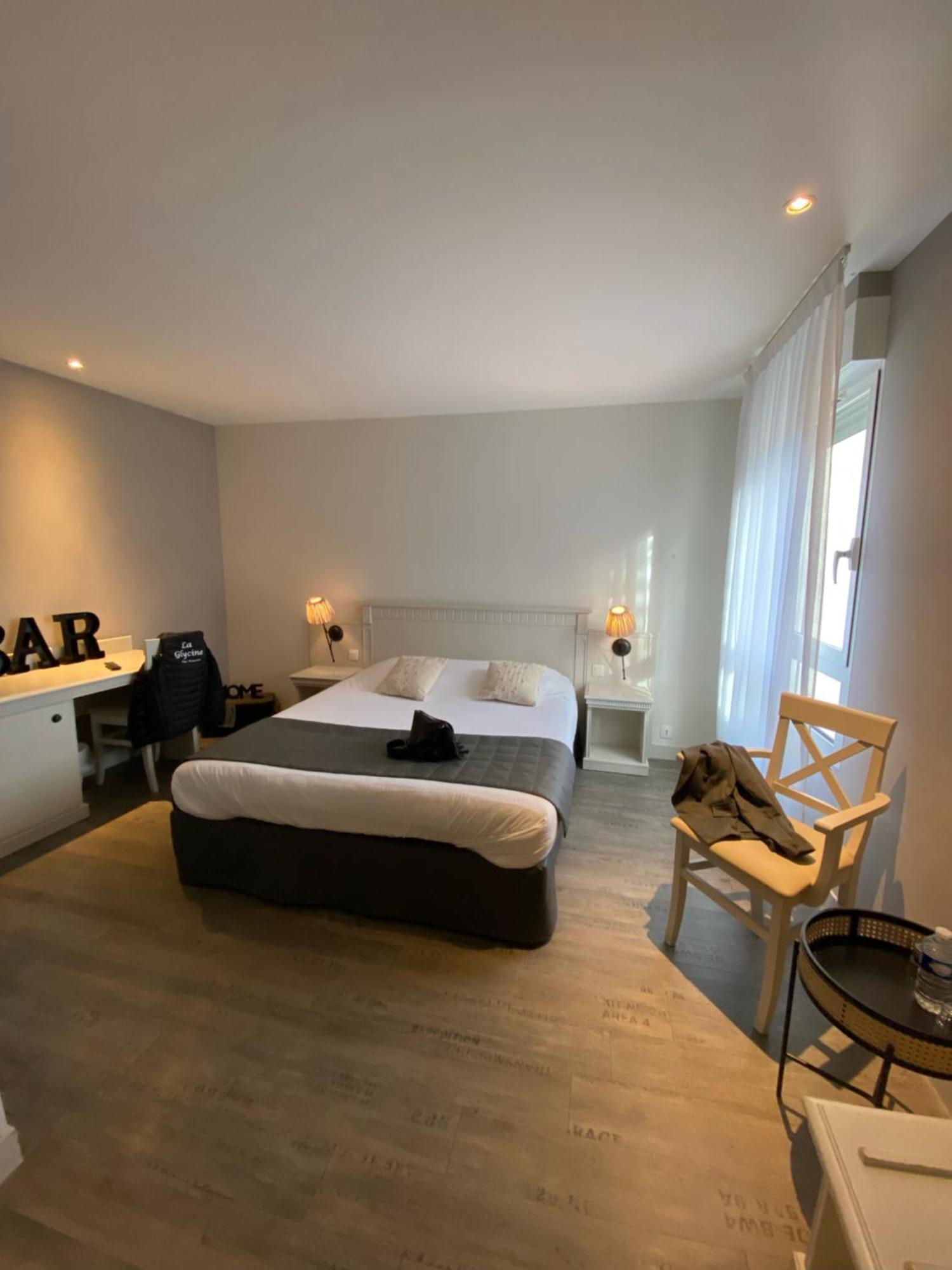 La Glycine Hotel, Spa Et Bien-Etre Бенувиль Экстерьер фото