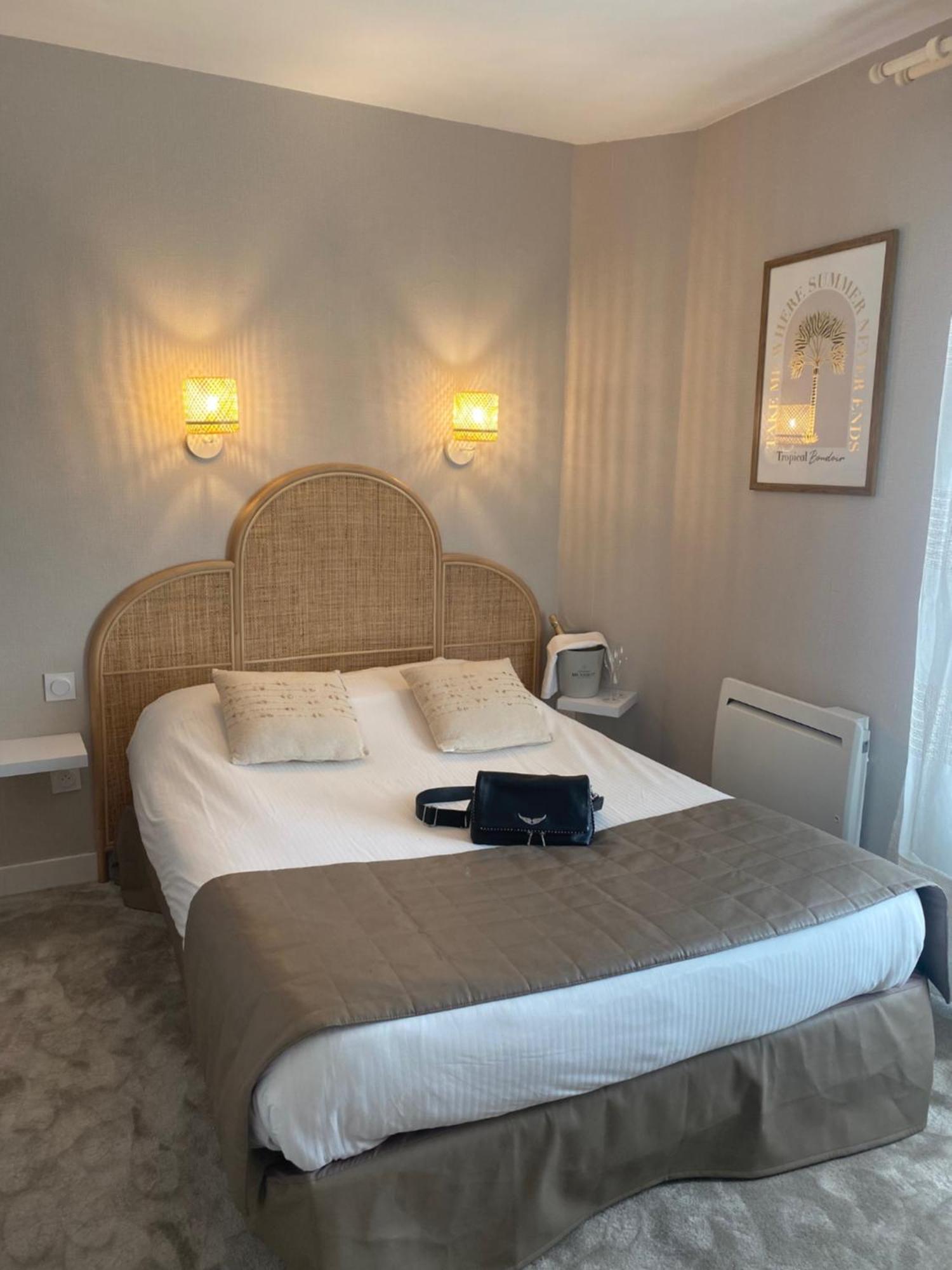 La Glycine Hotel, Spa Et Bien-Etre Бенувиль Экстерьер фото