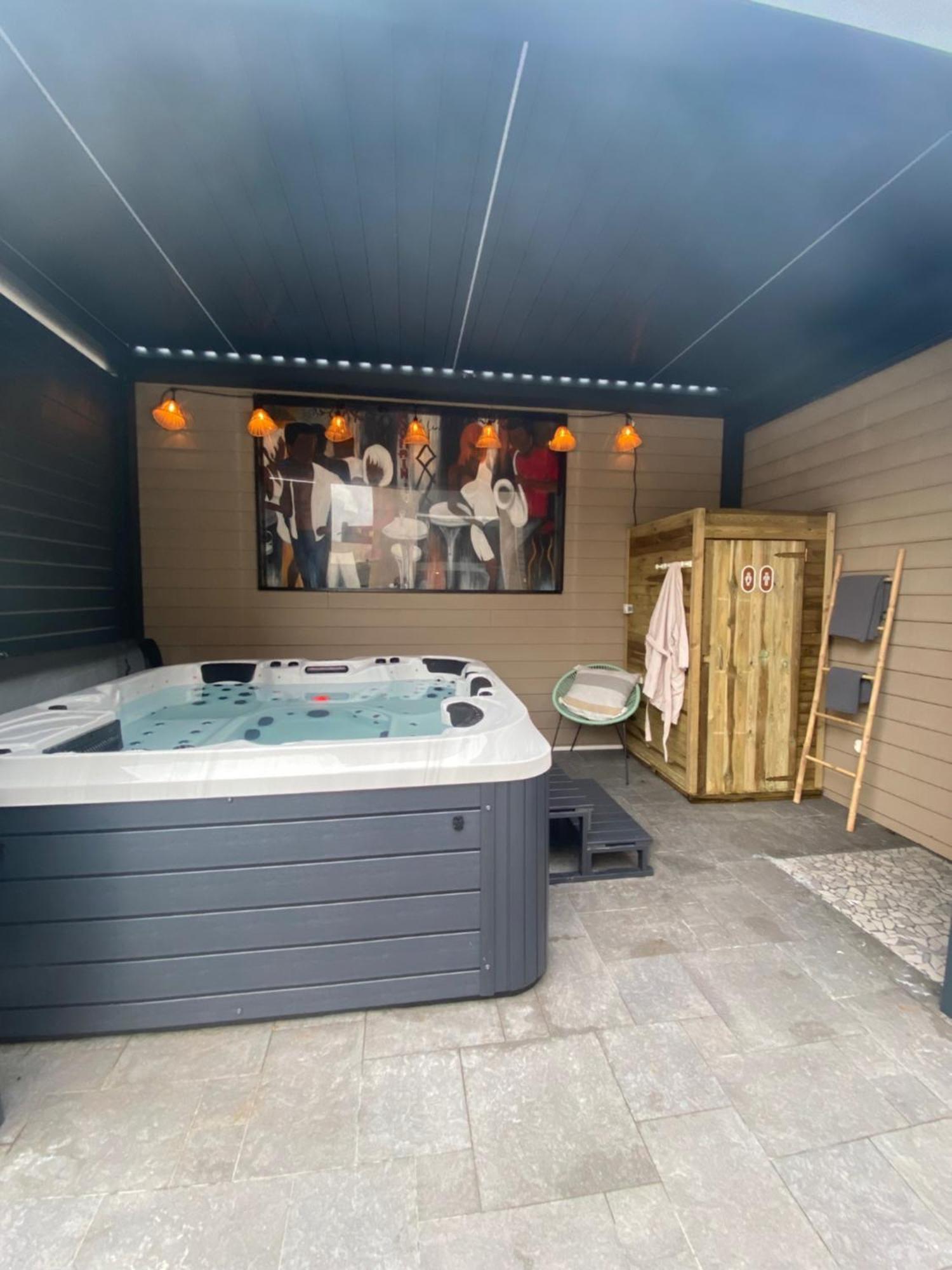 La Glycine Hotel, Spa Et Bien-Etre Бенувиль Экстерьер фото