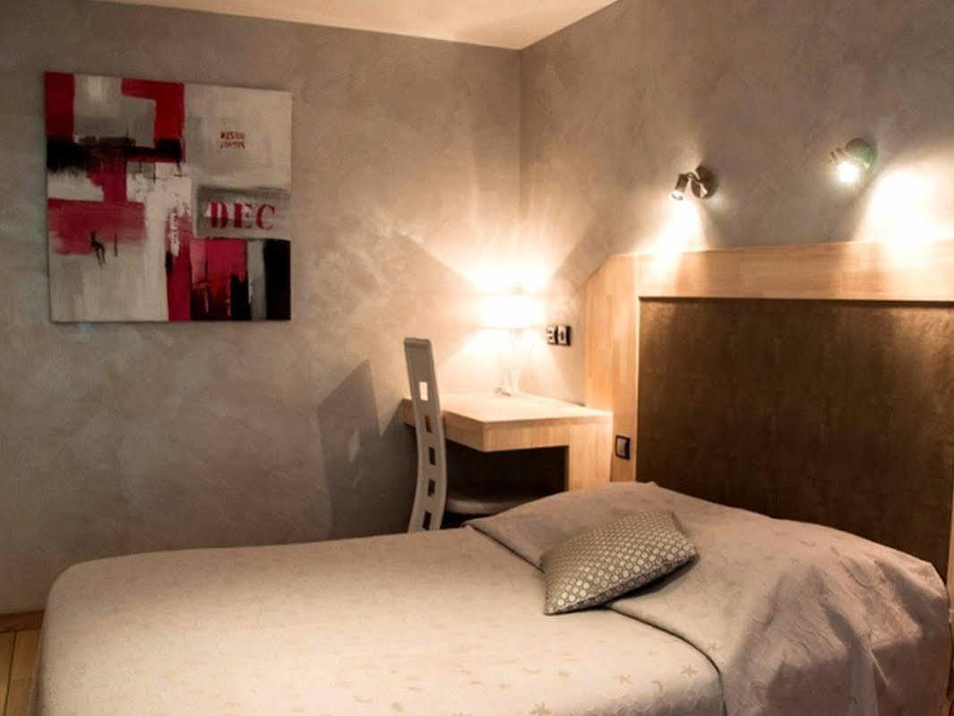 La Glycine Hotel, Spa Et Bien-Etre Бенувиль Экстерьер фото