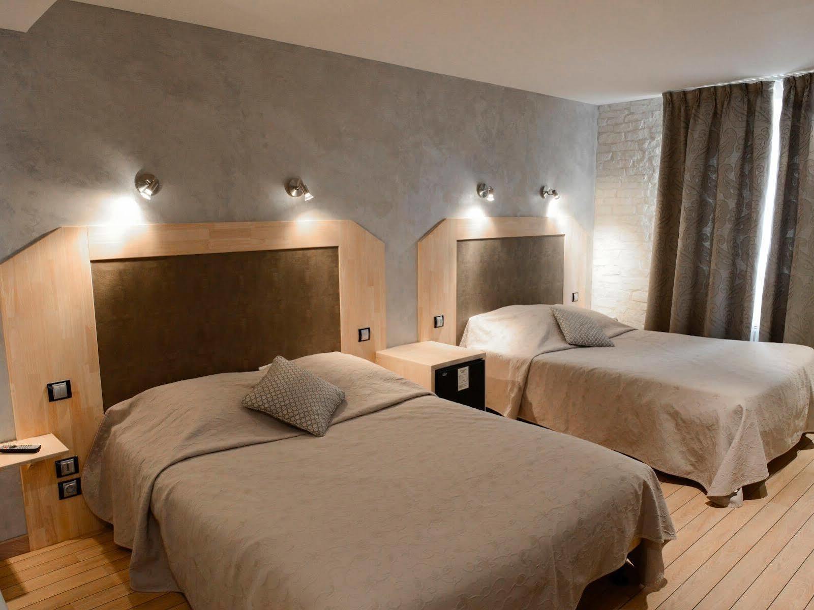 La Glycine Hotel, Spa Et Bien-Etre Бенувиль Экстерьер фото